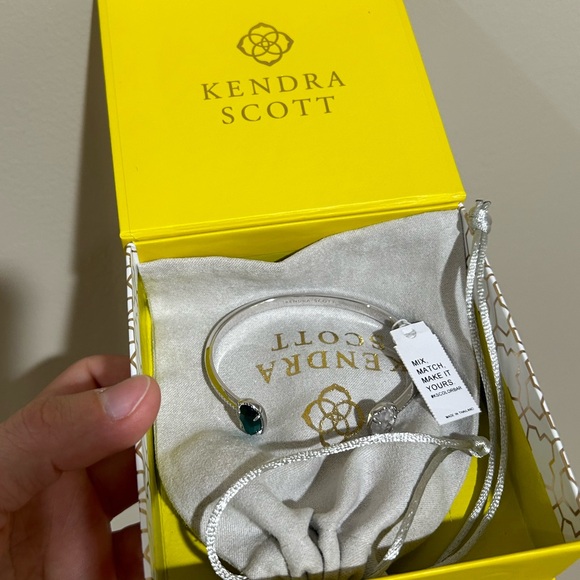 Kendra Scott bracelet NWT - Picture 3 of 3